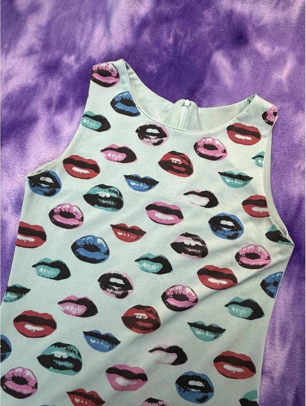 Multi-colored lips print mini dress with zipper back